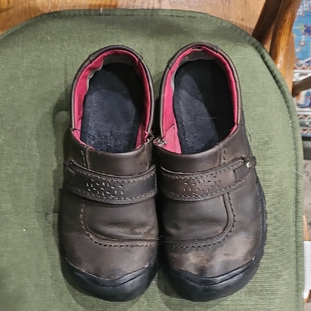 Keen Brown Leather Flats with Pink Lining